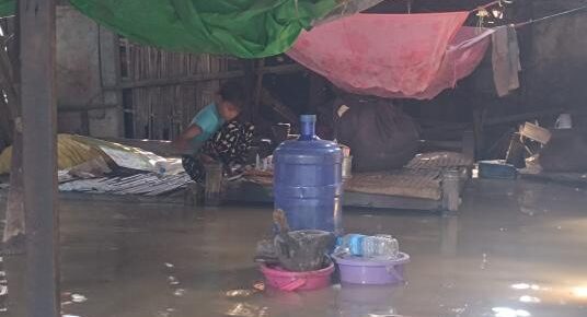 In the Magway Region water is seeping into the low lying homes in the townships and villages along the banks of the Irrawaddy River e1720895471779